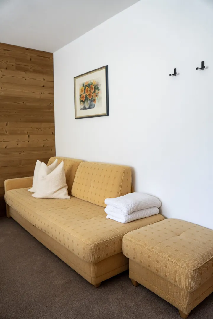 Gemütliche Couch im dritten Schlafzimmer
